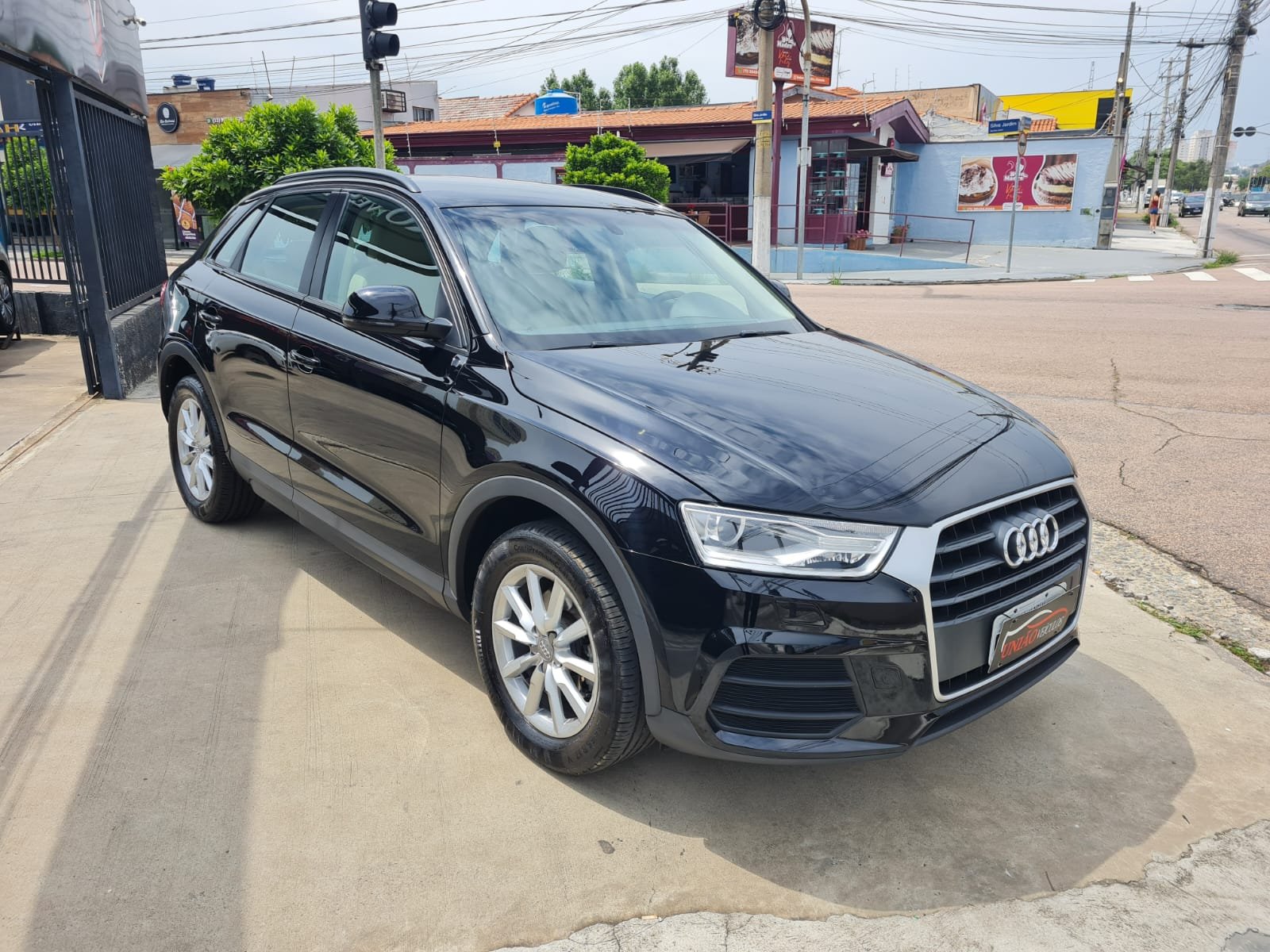 Audi Q3 Attraction 1.4 Turbo Flex