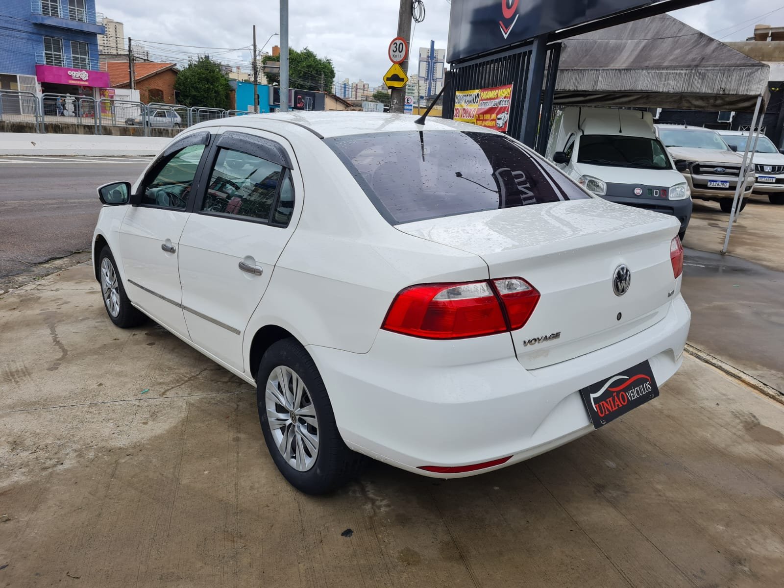 Volkswagen Voyage 