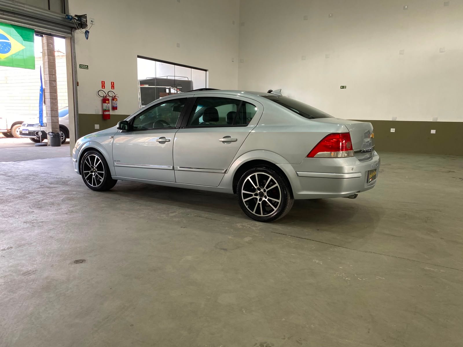 GM/VECTRA SEDAN ELITE