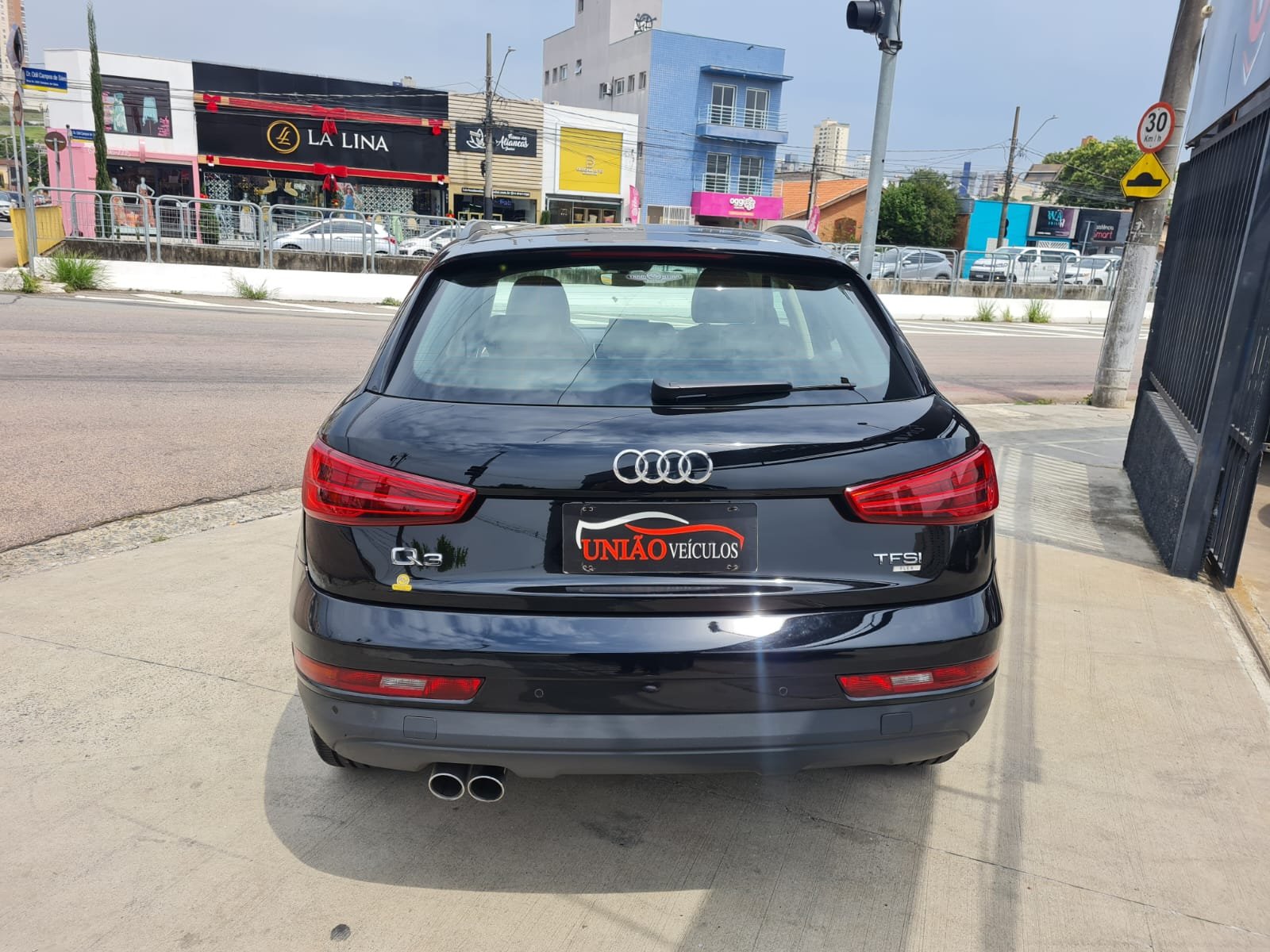 Audi Q3 Attraction 1.4 Turbo Flex